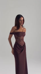 Robe Maya – Robe longue moulante en dentelle à épaules dénudées